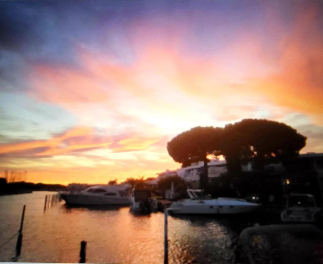 勒格罗-迪鲁瓦Marina Sunset别墅 外观 照片