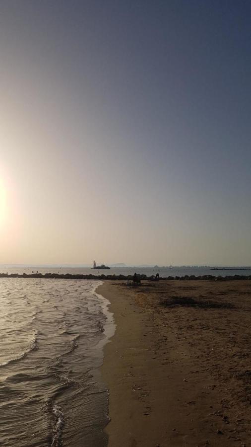 勒格罗-迪鲁瓦Marina Sunset别墅 外观 照片